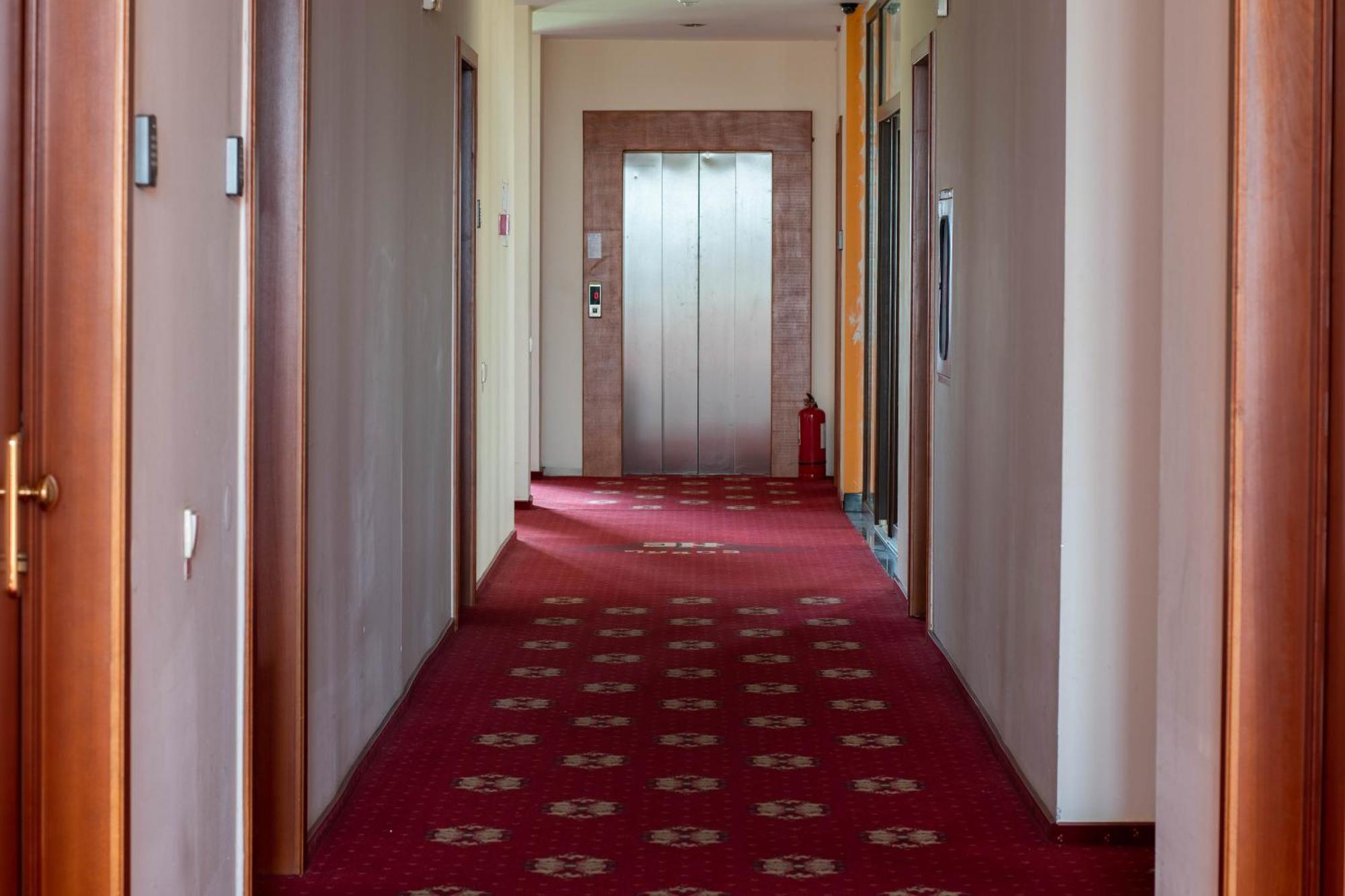 Hotel Coral Satu Mare Exterior photo