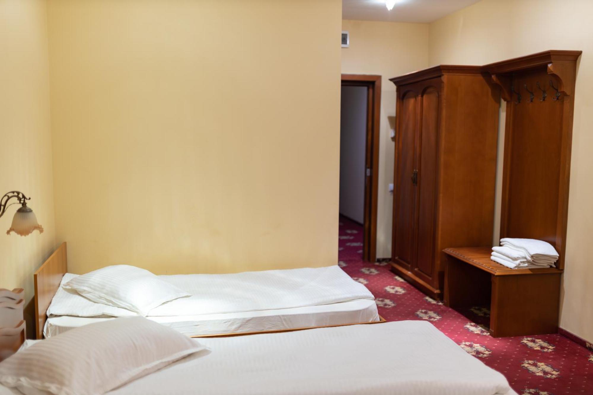Hotel Coral Satu Mare Exterior photo