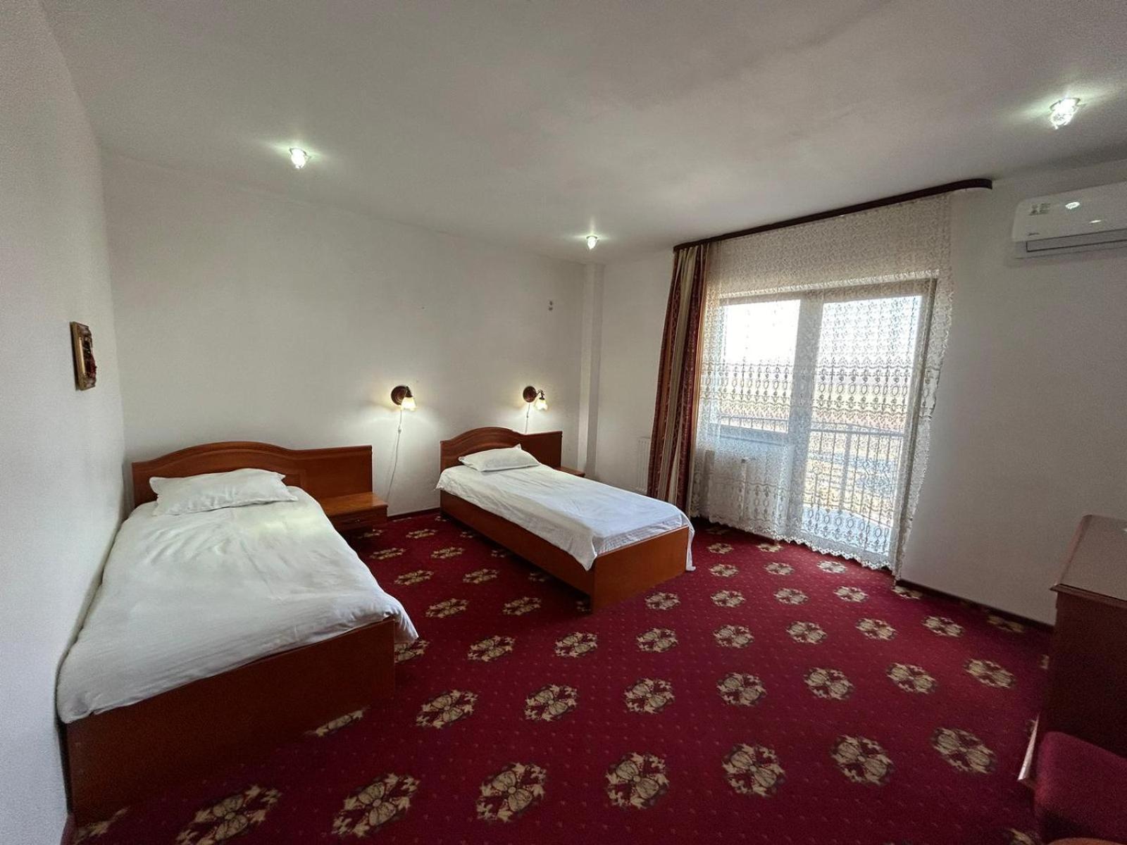 Hotel Coral Satu Mare Exterior photo