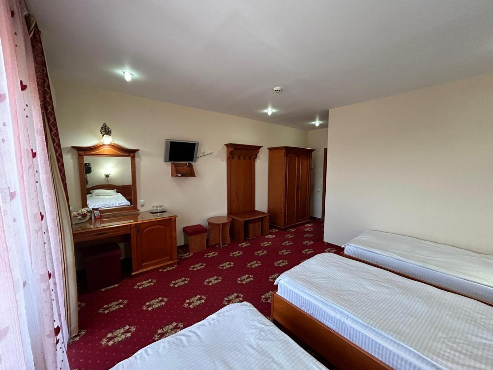 Hotel Coral Satu Mare Exterior photo