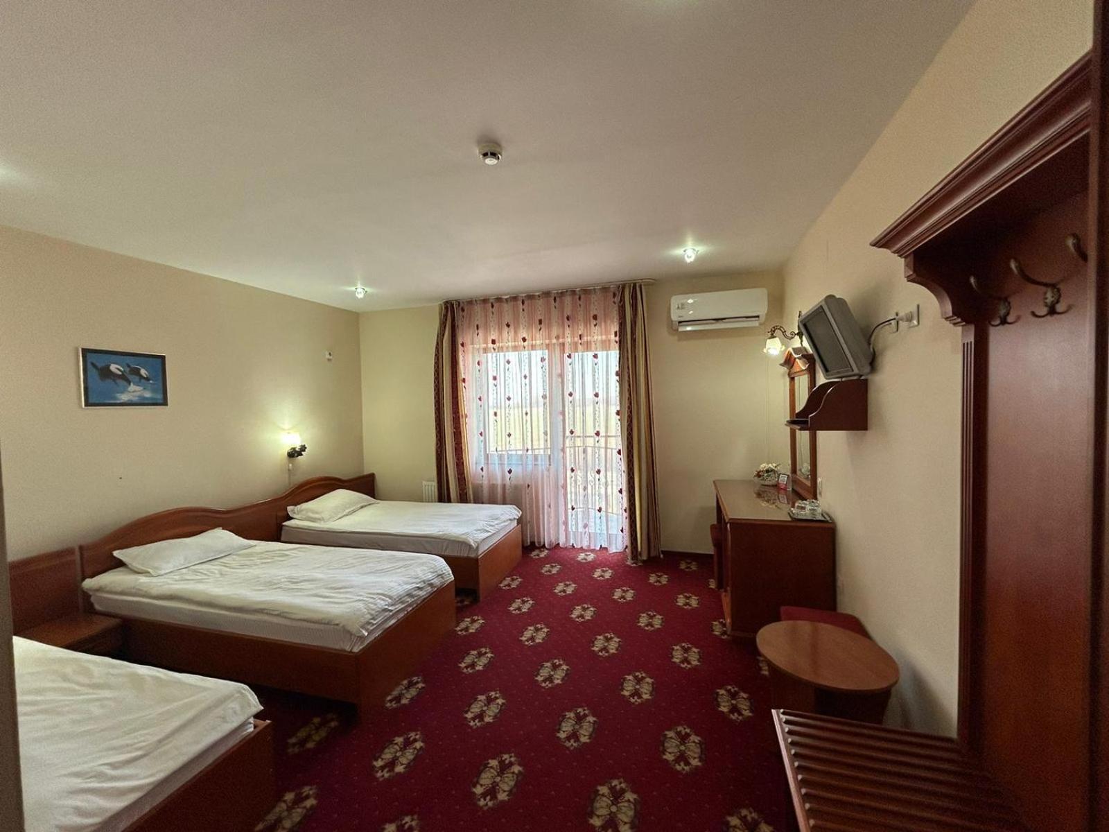 Hotel Coral Satu Mare Exterior photo