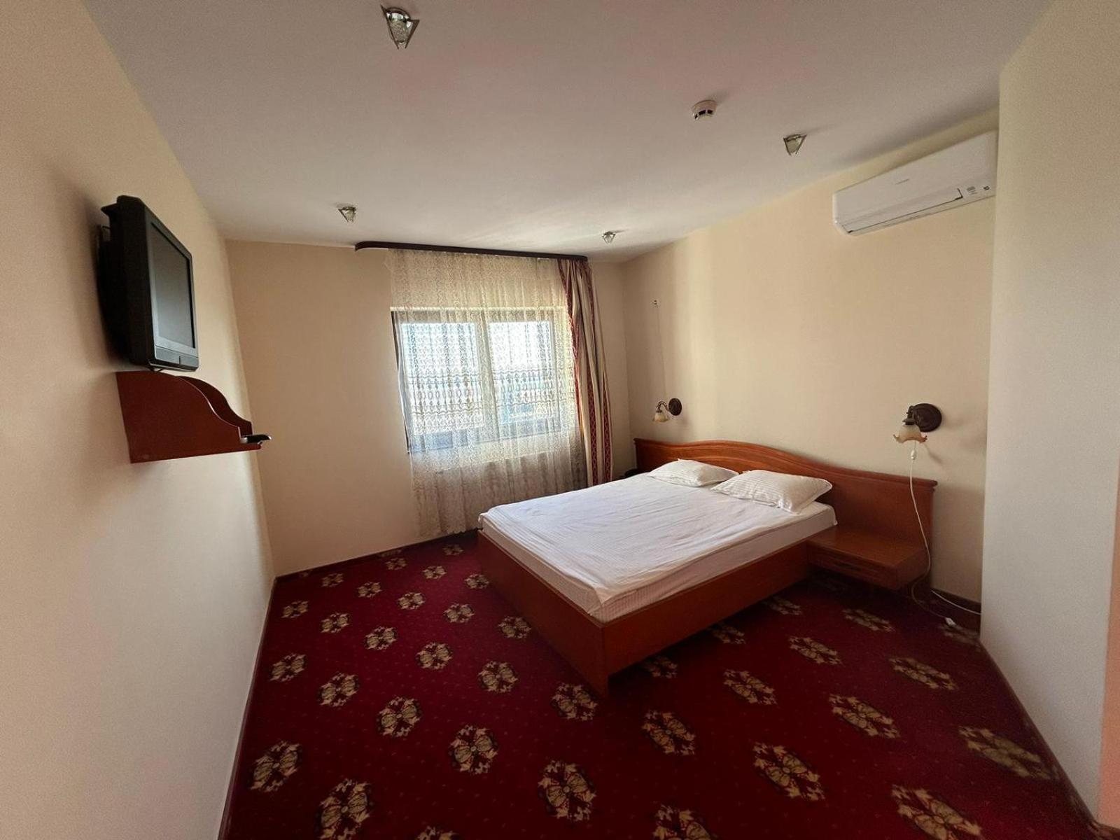 Hotel Coral Satu Mare Exterior photo