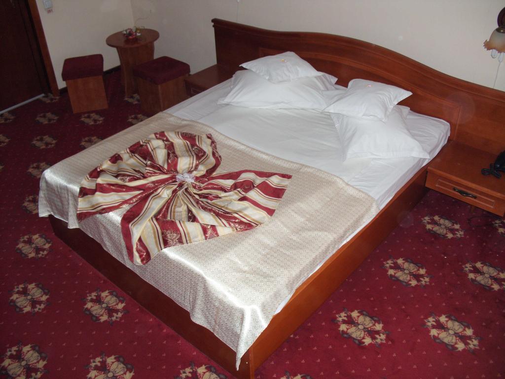 Hotel Coral Satu Mare Exterior photo