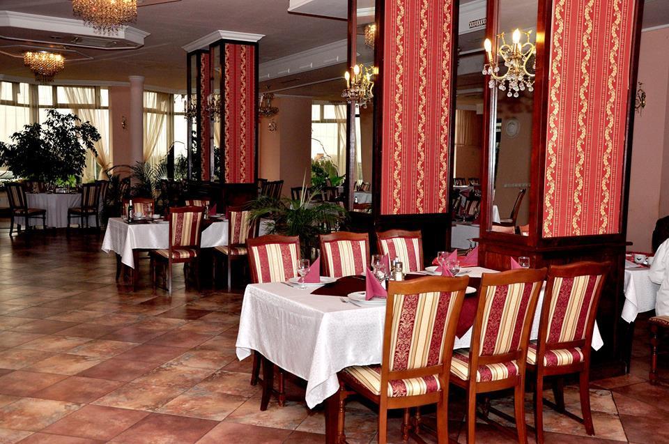 Hotel Coral Satu Mare Exterior photo