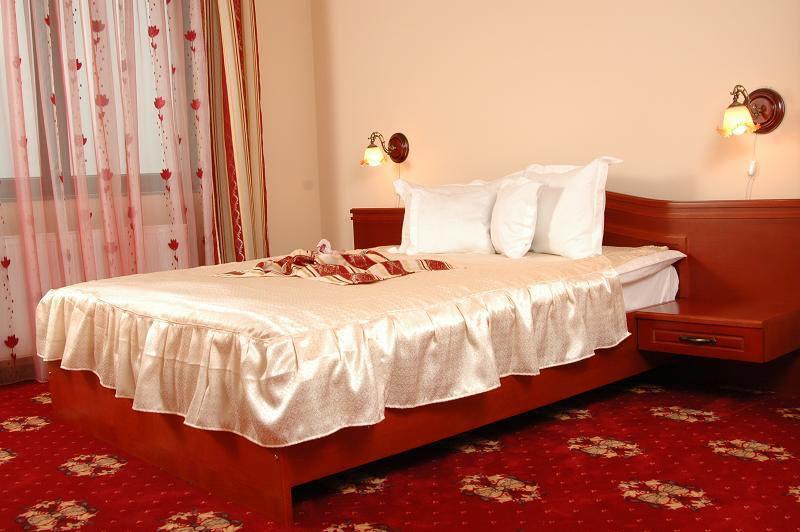 Hotel Coral Satu Mare Exterior photo